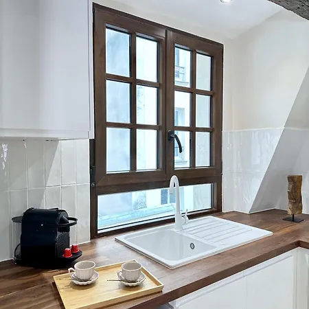 Stunning 2 Bedroom In The Marais Appartamento