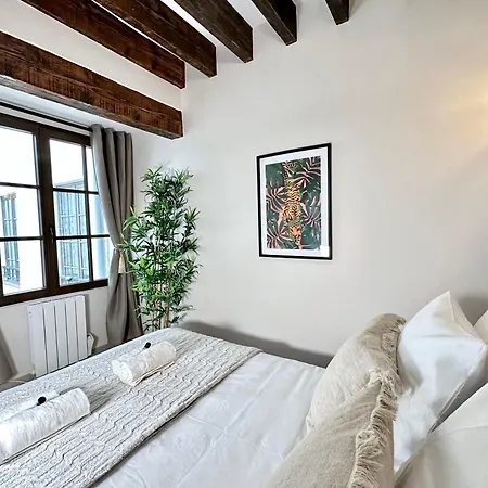 Stunning 2 Bedroom In The Marais Appartamento